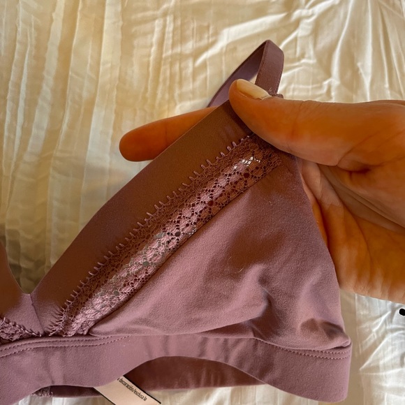 VS Buttery Soft Bralette - Picture 3 of 5